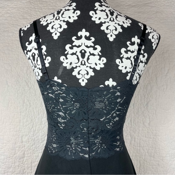 🔥Vintage Fernando Sanchez Silk Blend Nightgown Lace Bodice Full Length Sz S/M - Picture 7 of 14